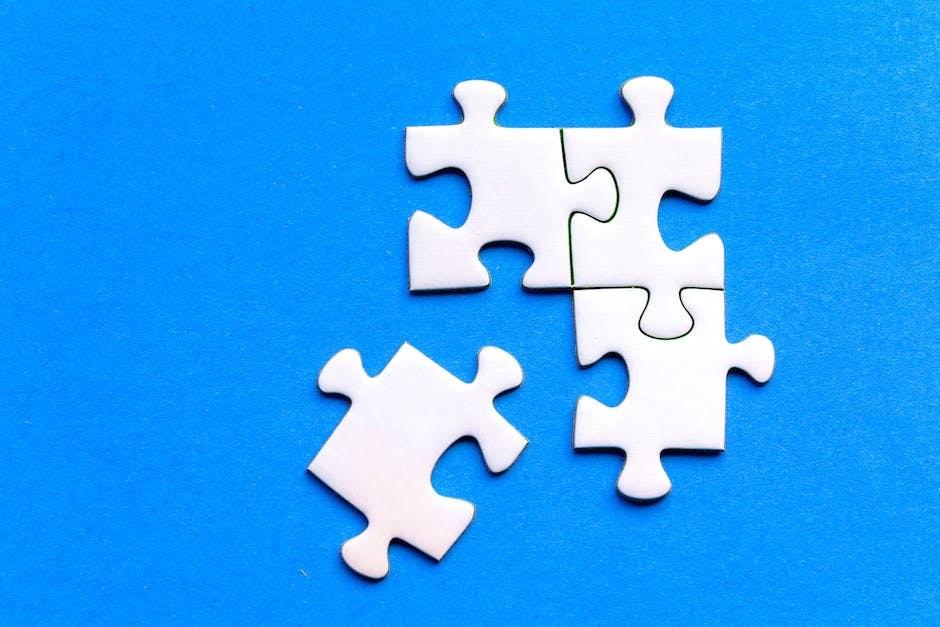 Illustration eines Puzzles, das das Konzept von Net Zero repräsentiert